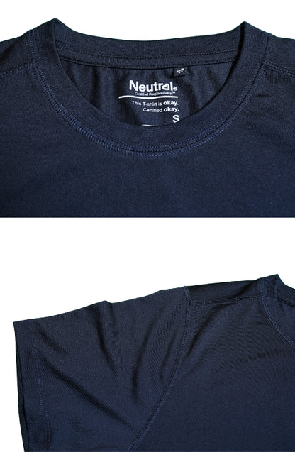 Detailansicht eines Unisex atmungsaktiven T-Shirts in der Farbe Marine Blau