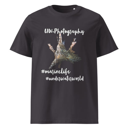 Frontansicht eines Shirts für Herren mit einem Lionfish als Motiv und UW-Photography in der Farbe Anthracite Antrhrazit