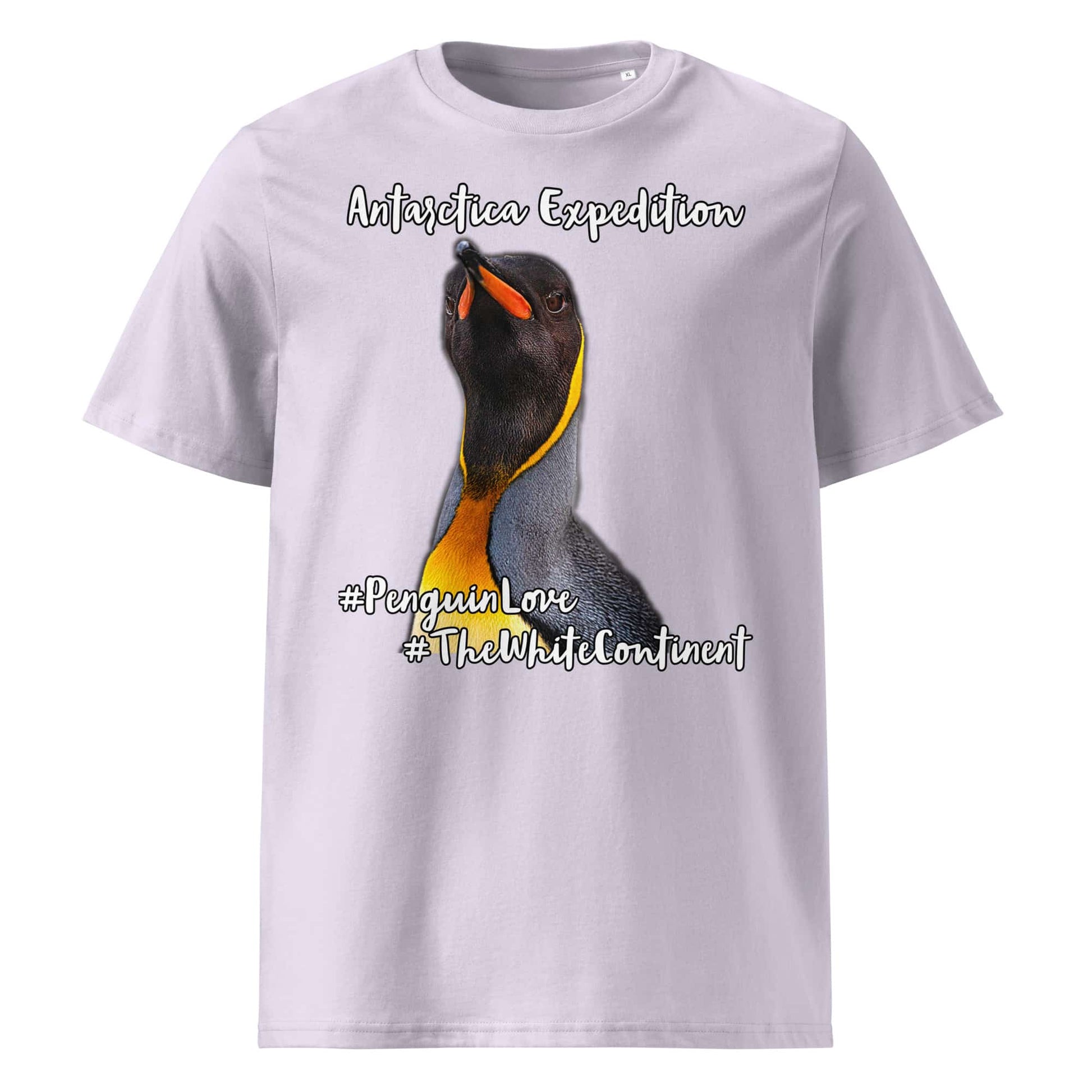 Frontansicht eines Herren T-Shirts mit Fotoprint eines Königs Pinguins in der Farbe Lavender Lavendel