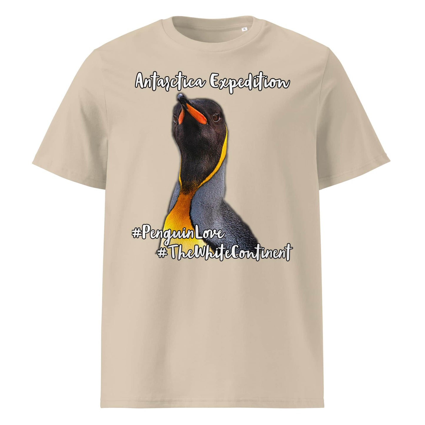 Frontansicht eines Herren T-Shirts mit Fotoprint eines Königs Pinguins in der Farbe Desert Dust Sand